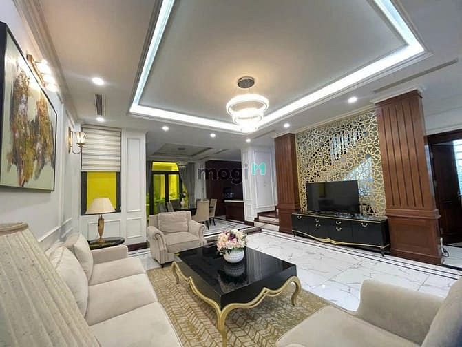Villa Bason Quận 1, 500m² giá 300 tỷ - Sân vườn đẹp, nội thất sang trọng!