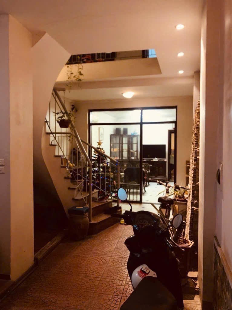 Nhà Cầu Giấy 65m², Ôtô Tránh, Giá Chỉ 10.79 Tỷ - Cơ Hội Hiếm Có!