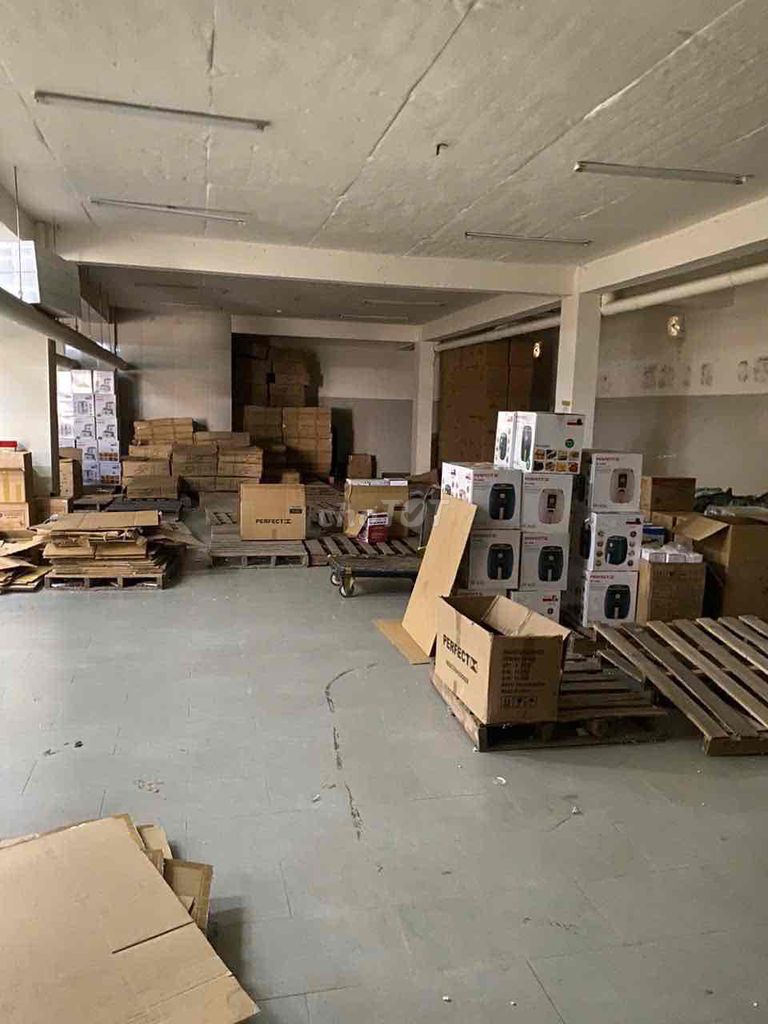 Kho 400m² tại Đường Đỗ Xuân Hợp, Thủ Đức - Giá 20 triệu/tháng, oto vào tận nơi!