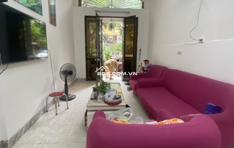 Nhà 3 tầng 1 lửng tại 328 Nguyễn Trãi, 35m² giá 7.4 tỷ - Vị trí đẳng cấp, kinh doanh tốt!