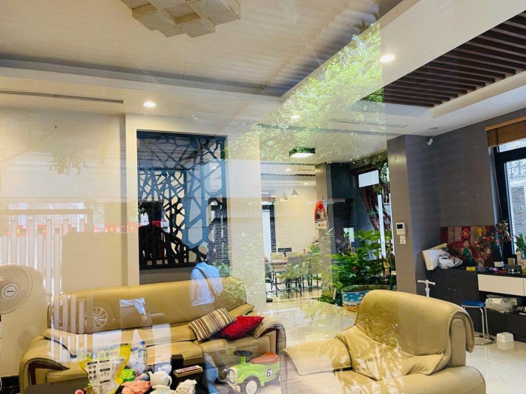 Biệt thự VIP KĐT Tây Nam Linh Đàm 200m² giá 73.8 tỷ - Vỉa hè rộng, thiết kế sang trọng!