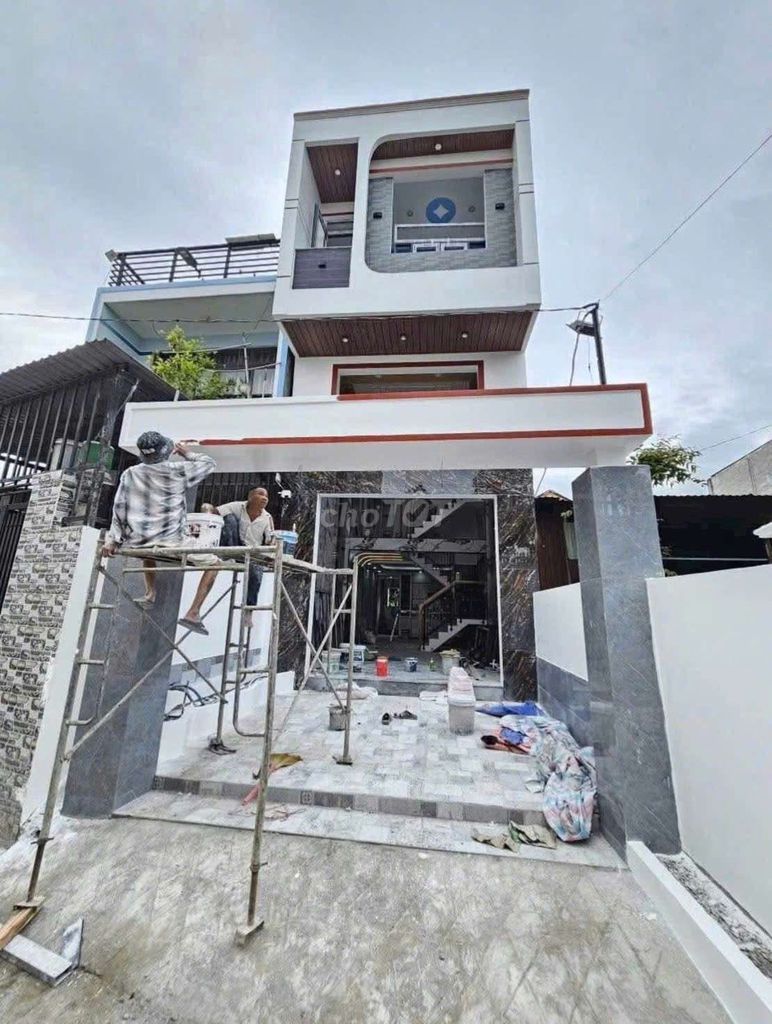 Nhà phố Dĩ An 71.5m² giá 4.1 tỷ - Gần chợ Bình An và làng đại học Quốc gia