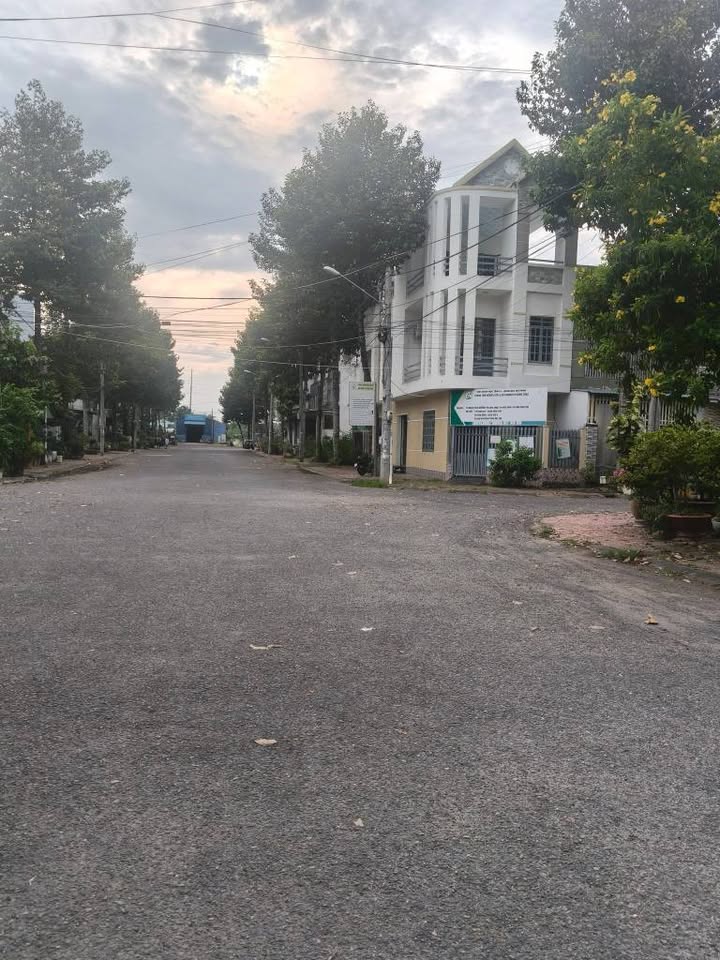 Đất nền đẹp phường 4, TP Vĩnh Long 102m² giá 2 tỷ - Vị trí đắc địa, đầu tư sinh lời!