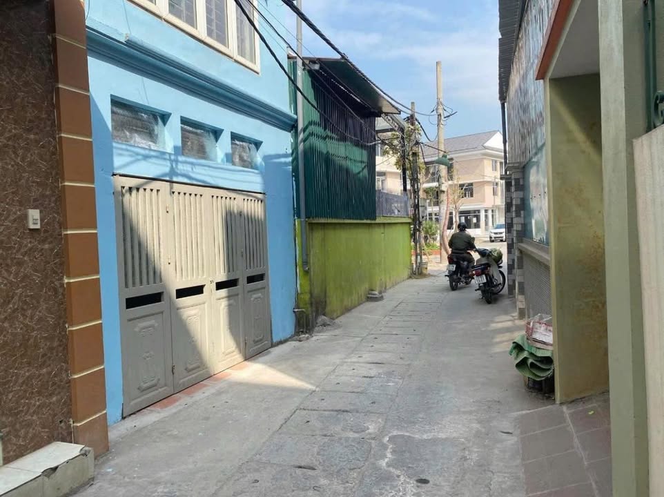 Nhà cho thuê 2 tầng tại Dương Nội, 100m² chỉ 5 triệu - Ô tô đỗ cửa thoải mái!