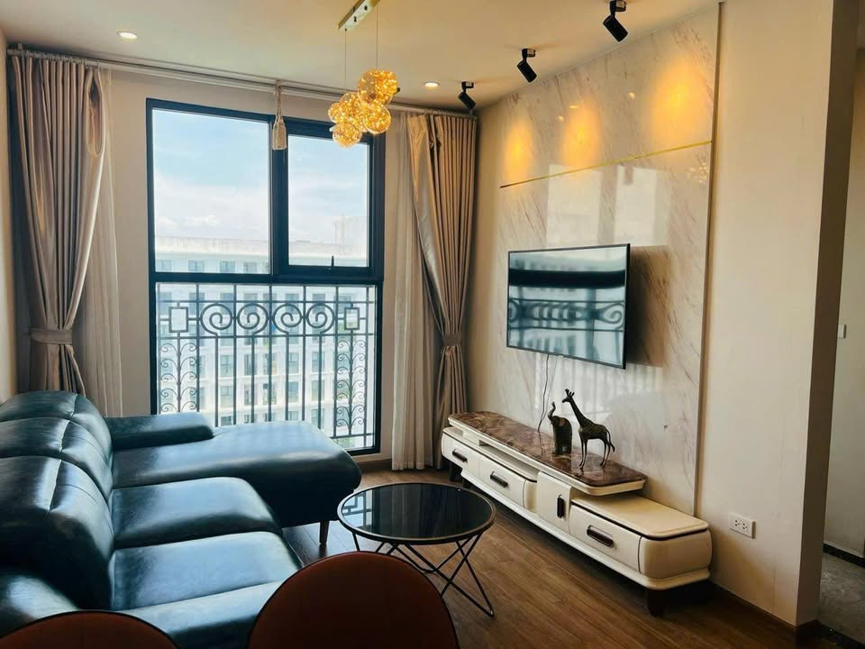 Căn hộ Eco Green Nguyễn Xiển 75m² giá 13 triệu - View nội khu thoáng mát!