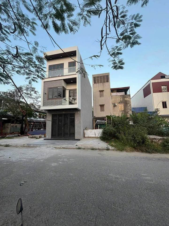 Nhà phố Nguyễn Huy Tưởng, Nam Định 48m² giá 3.7 tỷ - Vị trí đẹp, thuận tiện kinh doanh!