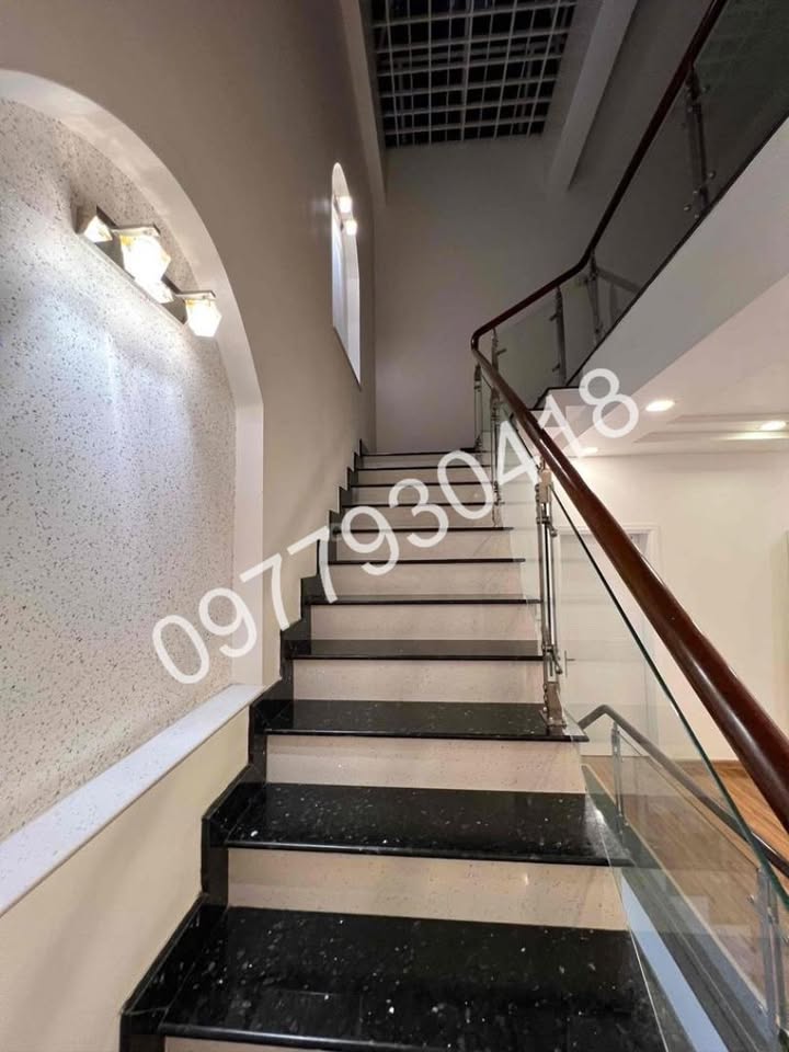 Nhà mặt tiền 10m, đường số 6, Thủ Đức 250m² - Kinh doanh mạnh mẽ!