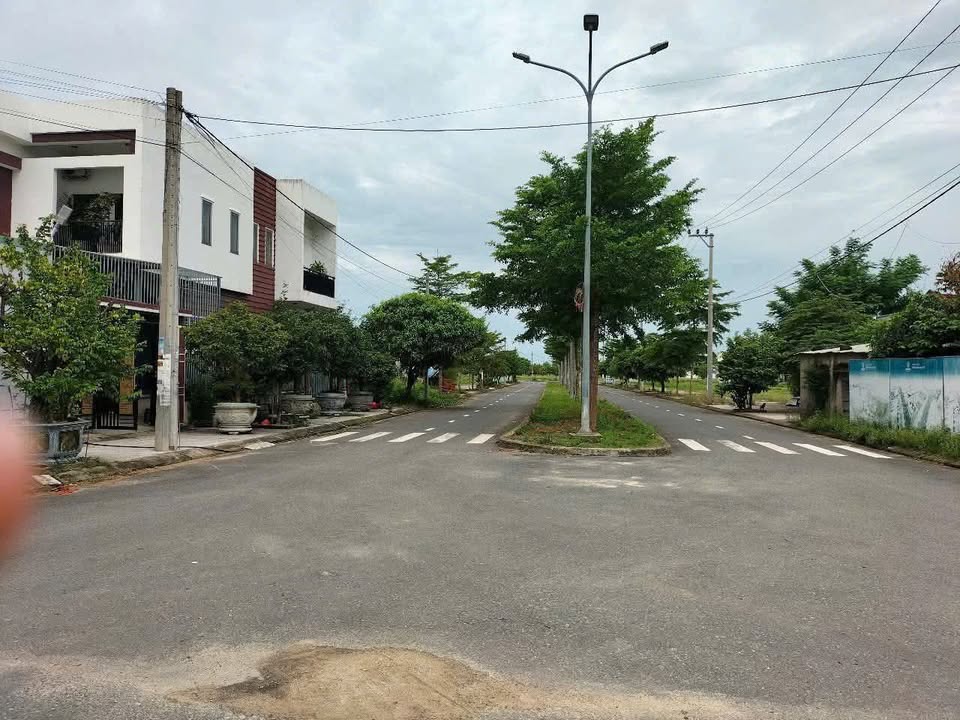 Đất nền Điện Ngọc 110m² giá 3.35 tỷ - Đường quy hoạch 27m thông thoáng!