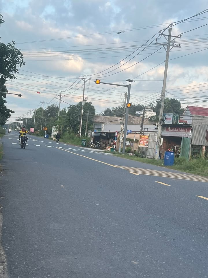 Đất mặt tiền ĐT 746, xã Tân Thành, 240m² chỉ 2.8 tỷ - Đầu tư sinh lời cao!