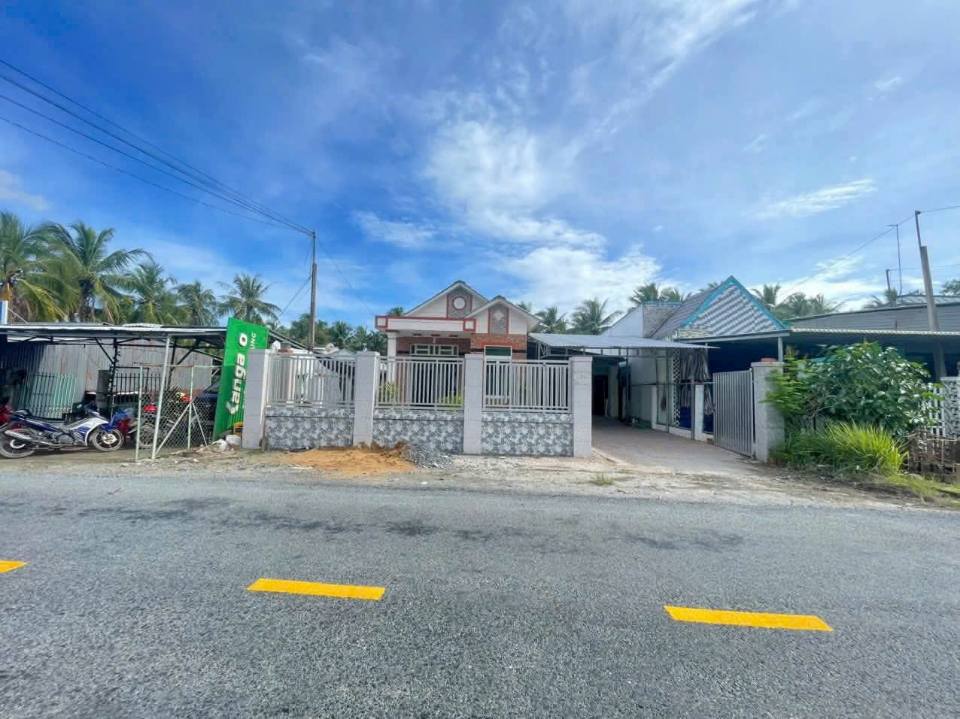 Nhà mái thái mặt tiền Tỉnh Lộ 911 Càng Long 500m² giá 1.95 tỷ - Thương lượng tốt!