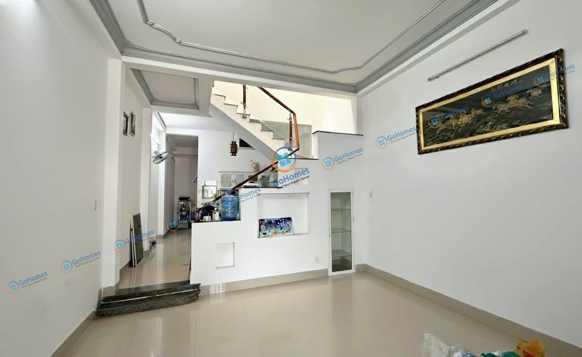 Nhà cho thuê 2 tầng 3PN mặt tiền Trần Hữu Trang 81m² - Giá chỉ 14 triệu/tháng!