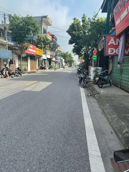 Đất nền và nhà mặt đường Phố Cầu Nam Hùng, 70m² giá 2.7 tỷ - Vị trí kinh doanh sầm uất!