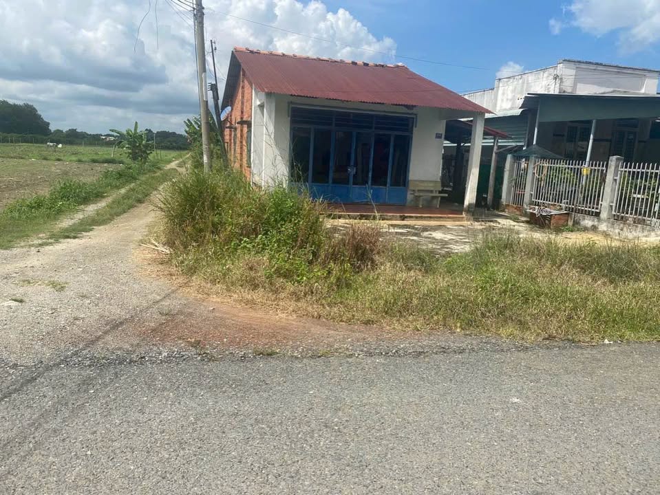 Đất thổ cư Thạnh Tân Tây Ninh 352m² giá 900 triệu - Nhà cấp 4 2 mặt tiền