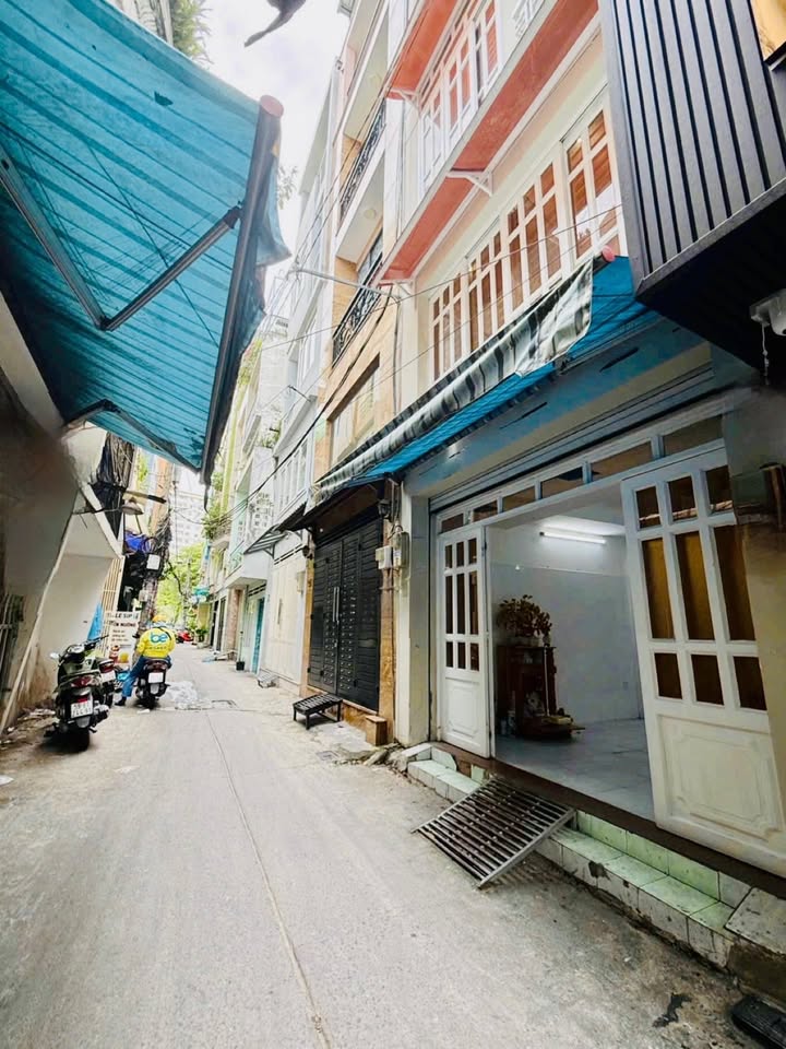 Nhà nguyên căn cho thuê tại 110 Trần Khắc Chân, Q.1 – Đầy đủ nội thất, giá tốt