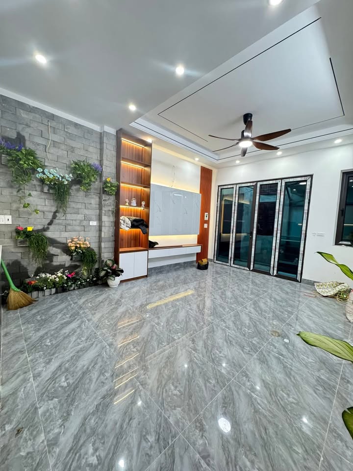 Nhà 3 Tầng Lô Góc Ngõ 27 Hàng Cấp 33m² giá 1.85 tỷ - Vị trí trung tâm tiện ích nổi bật!