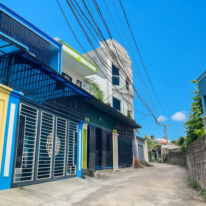 Nhà phố Hạ Long 64m² giá 2.6 tỷ - Hướng Tây, ô tô đỗ cửa!