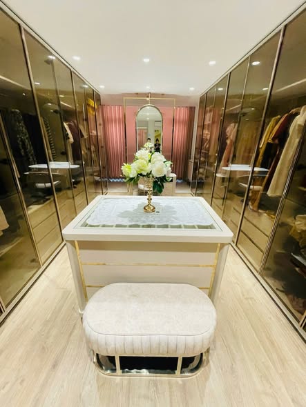 Bán Nhà Mặt Tiền Đường Tân Quy, Quận 7 - 80m² Full Nội Thất Cao Cấp, Giá Chỉ 20.5 Tỷ!