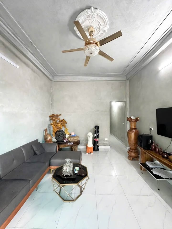 Nhà 2 tầng Tân Thịnh, Hoà Bình 91.4m² giá 1.9 tỷ - Thiết kế hiện đại, sẵn sàng cho gia đình!