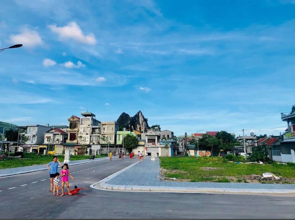 Đất Cẩm Thạch, Quảng Ninh 69,5m² giá 2 tỷ - Ô góc 2 mặt tiền thoáng mát!