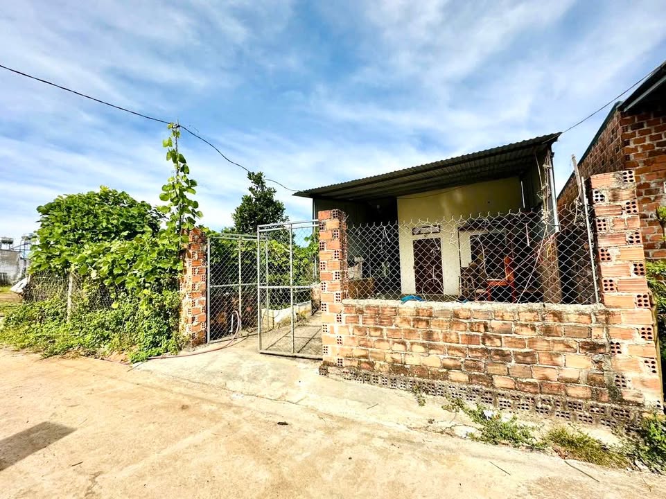 Nhà riêng Đăk Hà 216m² giá thỏa thuận - Gần chợ Chju, thuận tiện di chuyển!