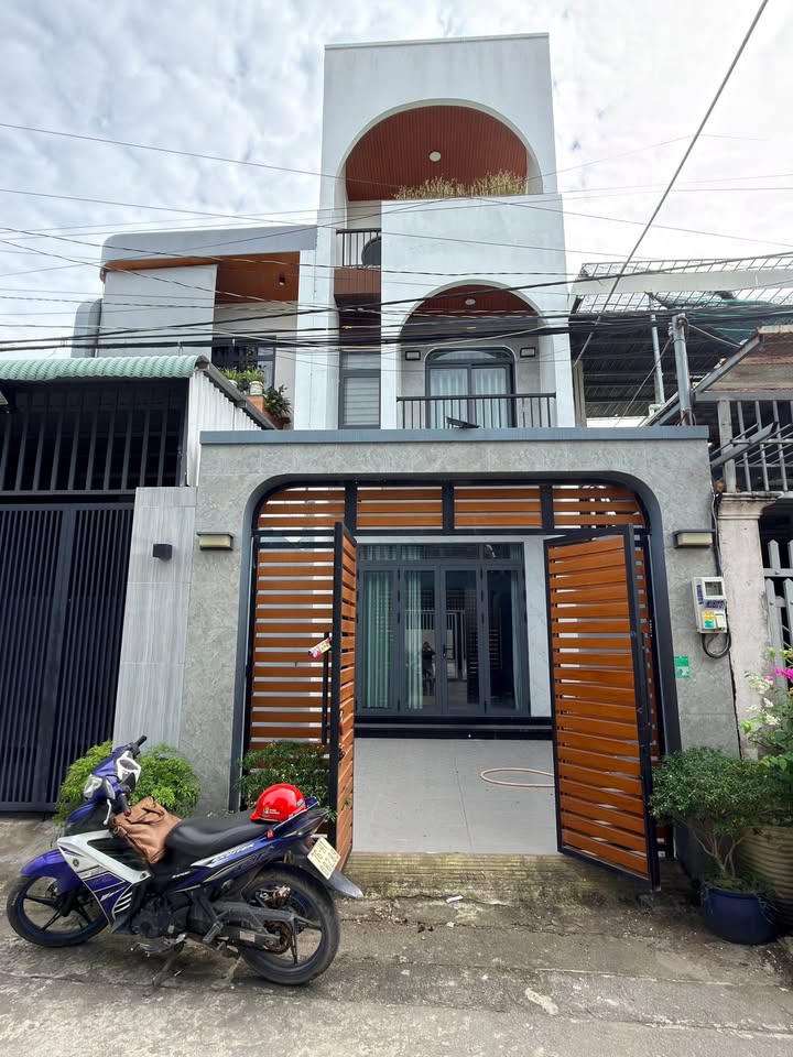 Nhà 1 Trệt 2 Lầu KP3, P. Trảng Dài, 200m² giá 4.1 tỷ - Sổ hồng chính chủ!