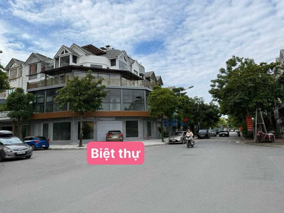 Biệt thự lô góc Thạch Bàn Long Biên 145m² giá 42 tỷ - Dòng tiền đẳng cấp!
