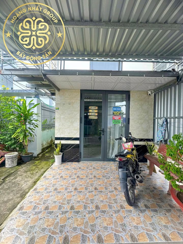 Nhà cấp 4 2 mặt tiền đường Quách Văn Phẩm, Cà Mau 180m² giá 2 tỷ - Tiềm năng kinh doanh lớn!