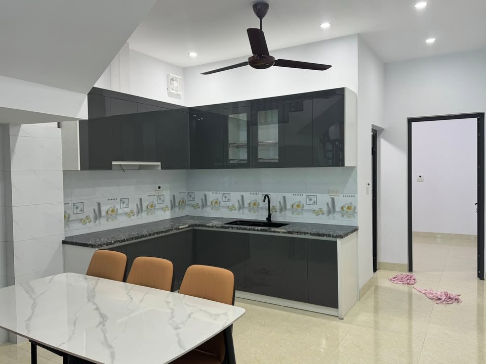 Nhà 3 tầng 100m² tại Ninh Sơn, Hoa Lư - Chính chủ bán gấp!