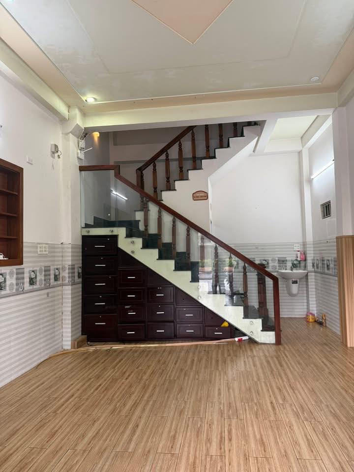 Cho thuê nguyên căn mặt tiền Trần Hưng Đạo, Quy Nhơn 42m² - Kinh doanh lý tưởng!