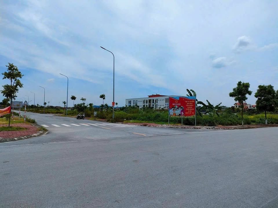 Đất nền Kim Chân Bắc Ninh 100m² giá 4 tỷ - Sổ hồng chính chủ, xây dựng ngay!