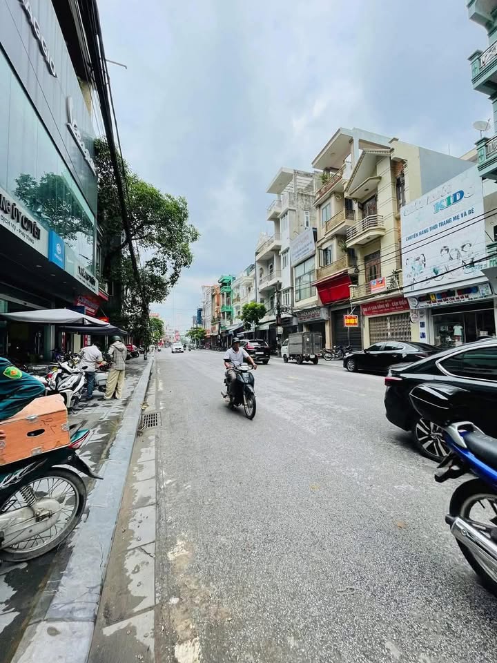 Nhà mặt đường Thành Chung Nam Định 74m² giá 16 tỷ - Kinh doanh cực đỉnh!