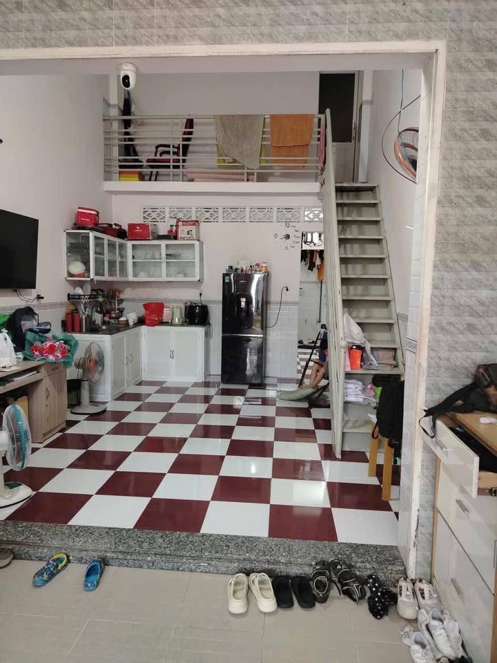 Nhà phố Long Bình Biên Hòa 60m² giá 1.75 tỷ - Gác lửng, sân để xe hơi