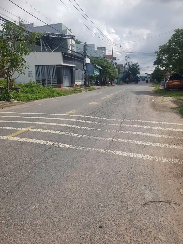 Đất thổ cư mặt tiền kinh doanh đường Phạm Thị Ngư 180m² giá 2.4 tỷ - Cơ hội vàng đầu tư!