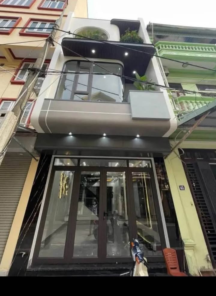 Nhà 3 tầng mặt đường Trần Quang Tặng, 72m² giá 5.65 tỷ - Ô tô đỗ cửa, thuận tiện kinh doanh!