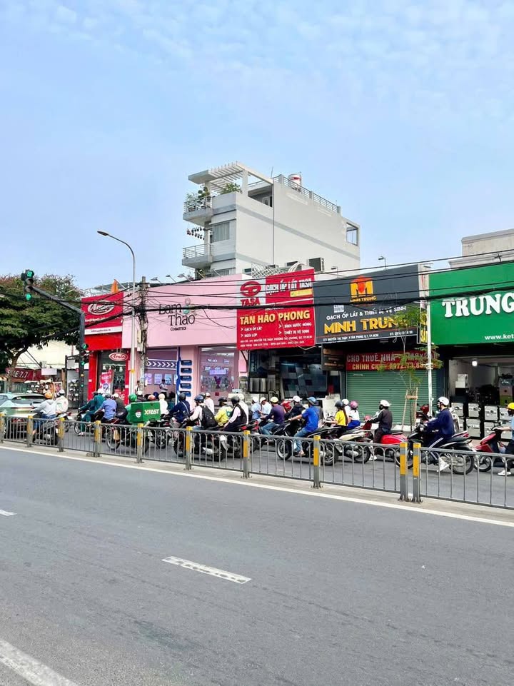 Nhà mặt tiền Nguyễn Thị Thập, Quận 7, 94m² giá 35 tỷ - Đầu tư sinh lời ngay!