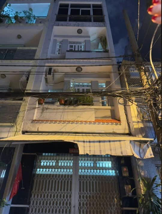 Căn hộ dịch vụ 6PN Lạc Long Quân Quận 11 - Diện tích rộng, giá thỏa thuận!