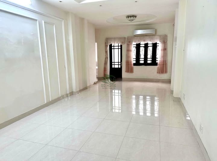 Cho thuê nhà kinh doanh 4 tầng tại Vạn Thắng, Nha Trang - 30 triệu/tháng, có thang máy!