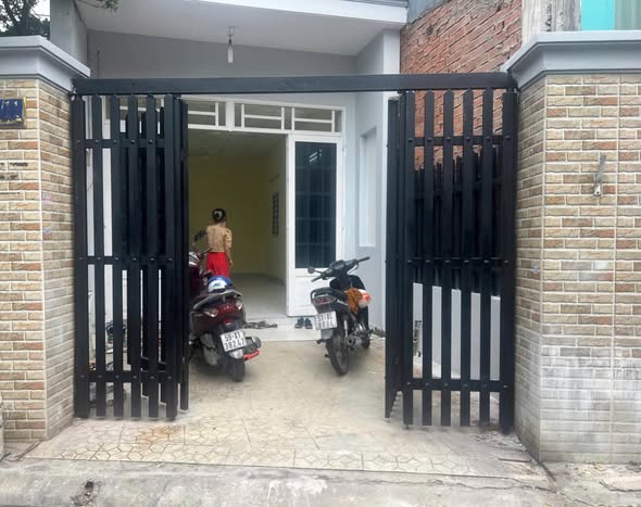 Nhà nguyên căn 2PN trên đường 109, Phước Long B, Quận 9 - Giá 9 triệu/tháng, cho thuê lâu dài!