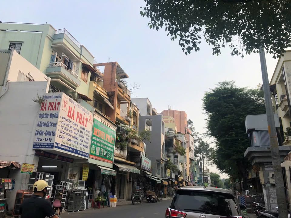 Nhà mặt tiền Sư Vạn Hạnh 70m² giá 14.6 tỷ - Cơ hội đầu tư tuyệt vời!