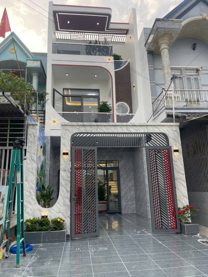 Nhà phố Tân Phước Khánh 100m² giá 4.3 tỷ - Thiết kế hiện đại, sẵn sàng ở ngay!