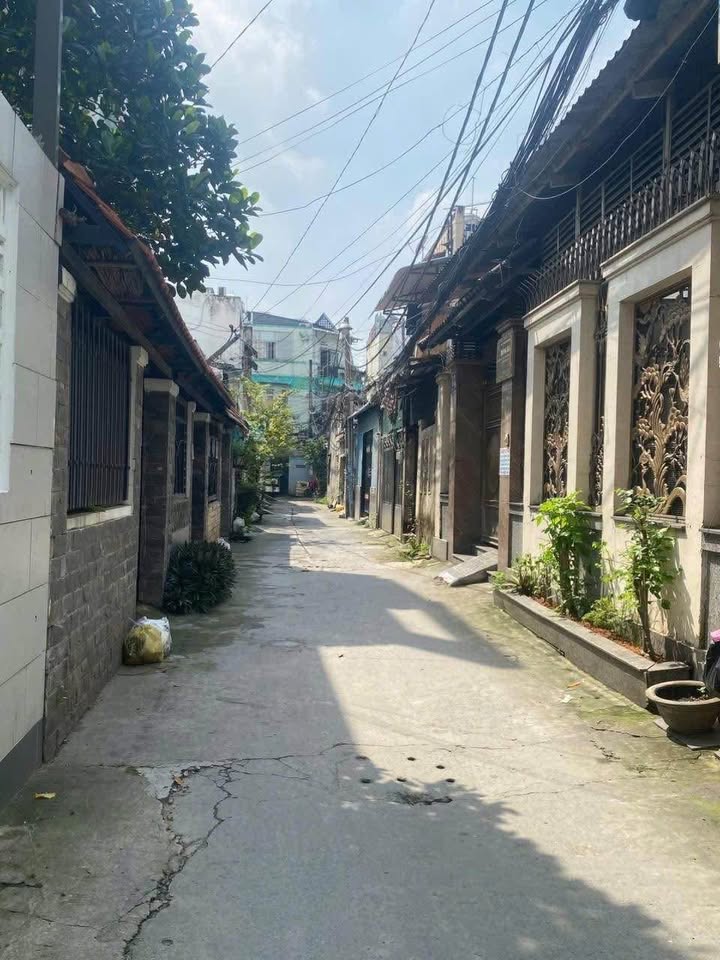 Nhà 2 tầng Hiệp Bình Chánh 60m² giá chỉ 5 tỷ - Khu dân cư an ninh, tiện ích đầy đủ!