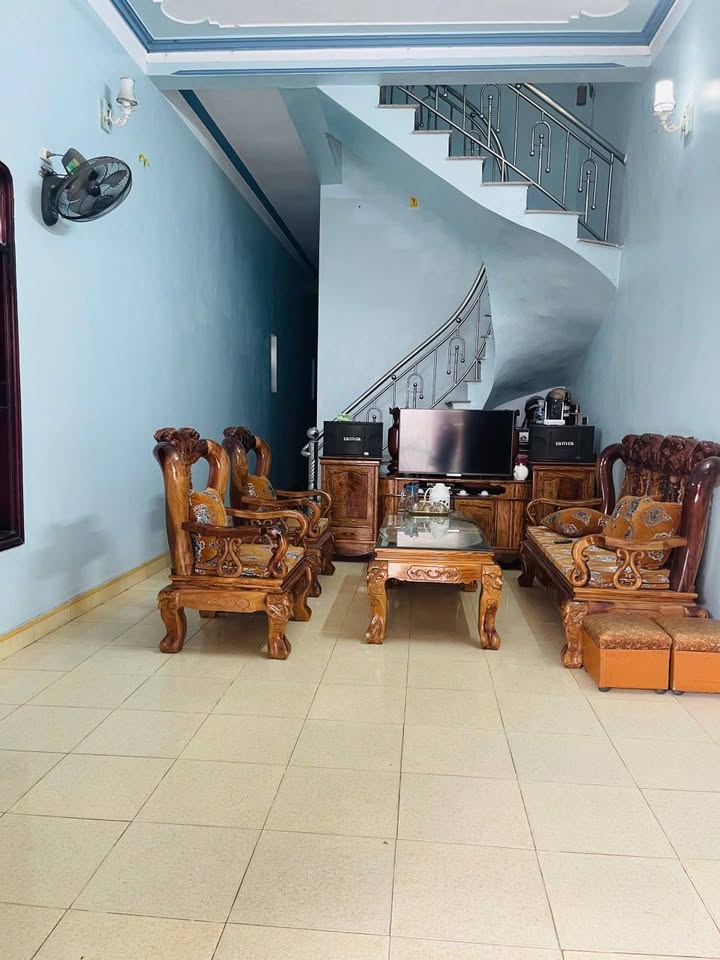 Nhà 2 tầng đường Việt Bắc 105m² giá 3.4 tỷ - Cạnh trường cao đẳng văn hóa nghệ thuật!