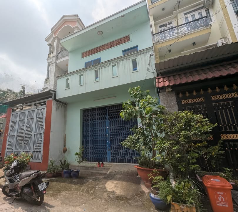 Nhà cho thuê Bình Trị Đông, Bình Tân 90m² giá 12 triệu - Hẻm rộng xe tải