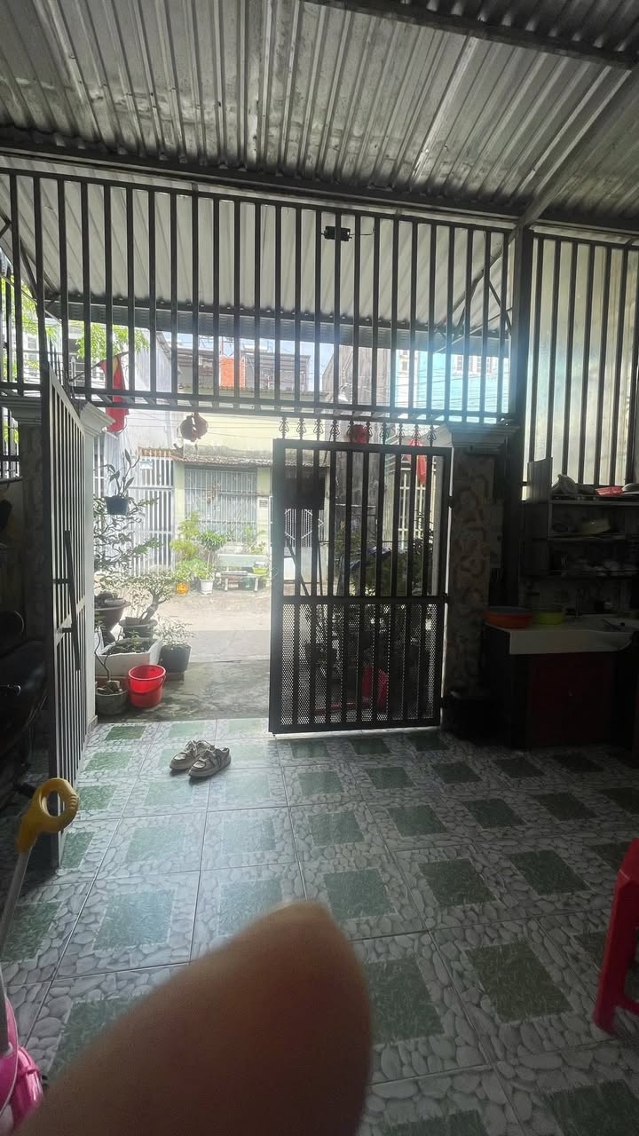 Nhà cấp 4 An Phú, 67m² chỉ 2.4 tỷ - Sổ hồng riêng, dân cư đông đúc!