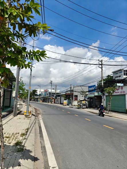 Nhà mặt tiền Phạm Thị Giây, Hóc Môn, 205m² giá 12.59 tỷ - Đầu tư sinh lời tuyệt vời!