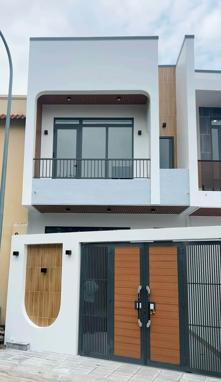 Nhà mặt tiền đường Sương Nguyệt Anh, Rạch Giá 67.6m² giá 1.95 tỷ - Nhà mới hoàn thiện, sẵn sàng ở ngay!