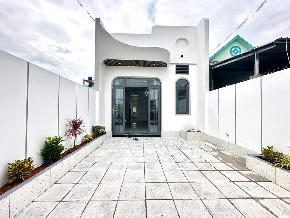 Nhà cấp 4 chính chủ tại xã Đức Hòa Đông 130m² giá 1.95 tỷ - Ô tô vào tận nhà!