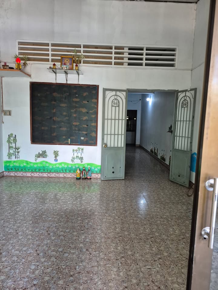 Nhà cấp 4 mặt tiền đường Nguyễn Lữ, An Nhơn 62m² - Giá chỉ 1 tỷ VND!