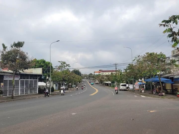 Bán gấp FrontHouse 280m² mặt tiền đường Phan Đình Phùng, Bảo Lộc - Giá 8 tỷ thương lượng!