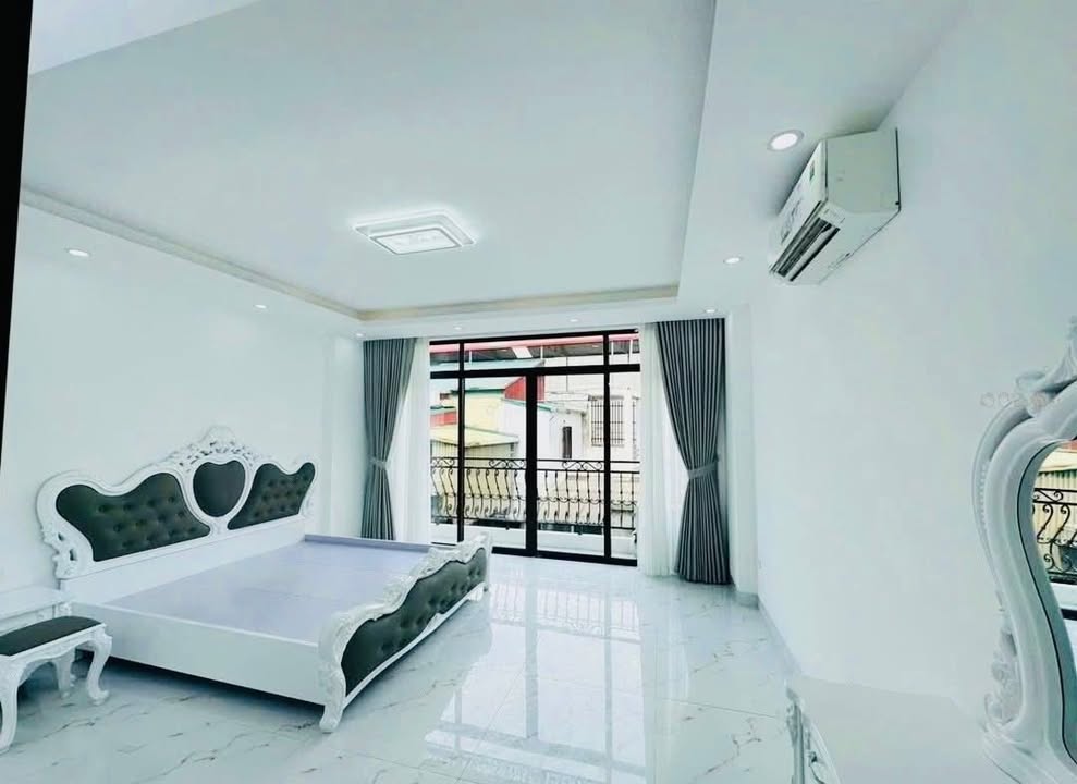 Nhà mặt phố Dịch Vọng Hậu, Cầu Giấy, 55m² giá 22.5 tỷ - Kinh doanh đắc địa!